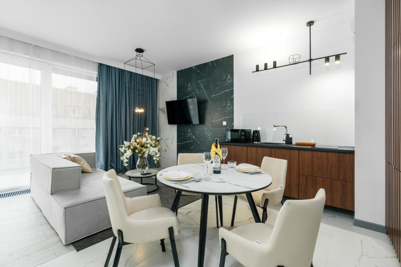 Apartments Poznan Chwaliszewo Residence With Free Garage By Noclegi Renters Екстер'єр фото