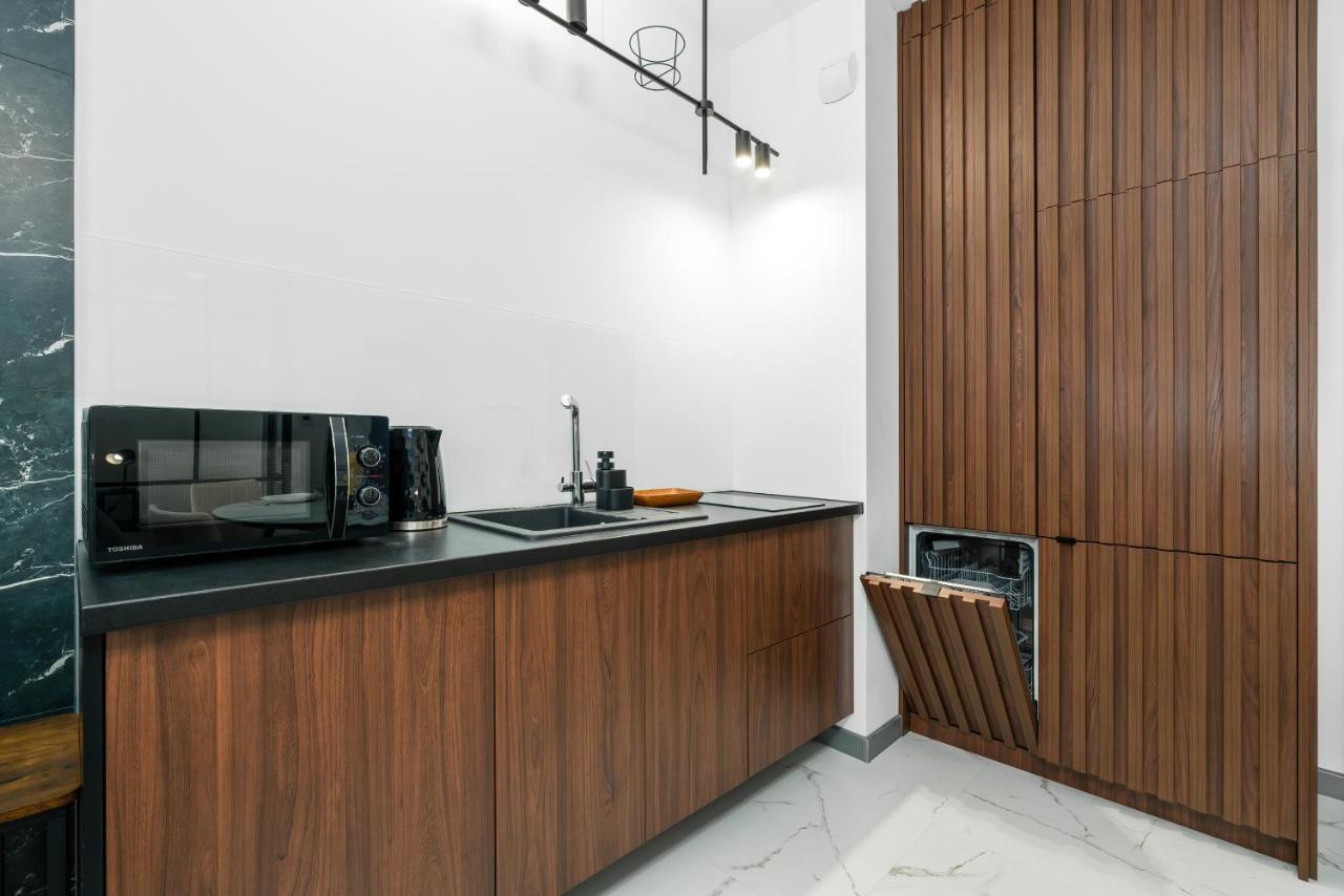 Apartments Poznan Chwaliszewo Residence With Free Garage By Noclegi Renters Екстер'єр фото