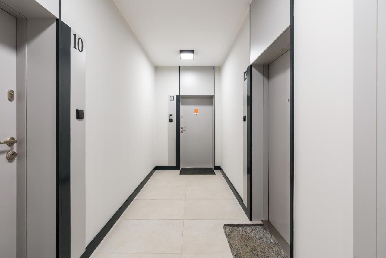 Apartments Poznan Chwaliszewo Residence With Free Garage By Noclegi Renters Екстер'єр фото