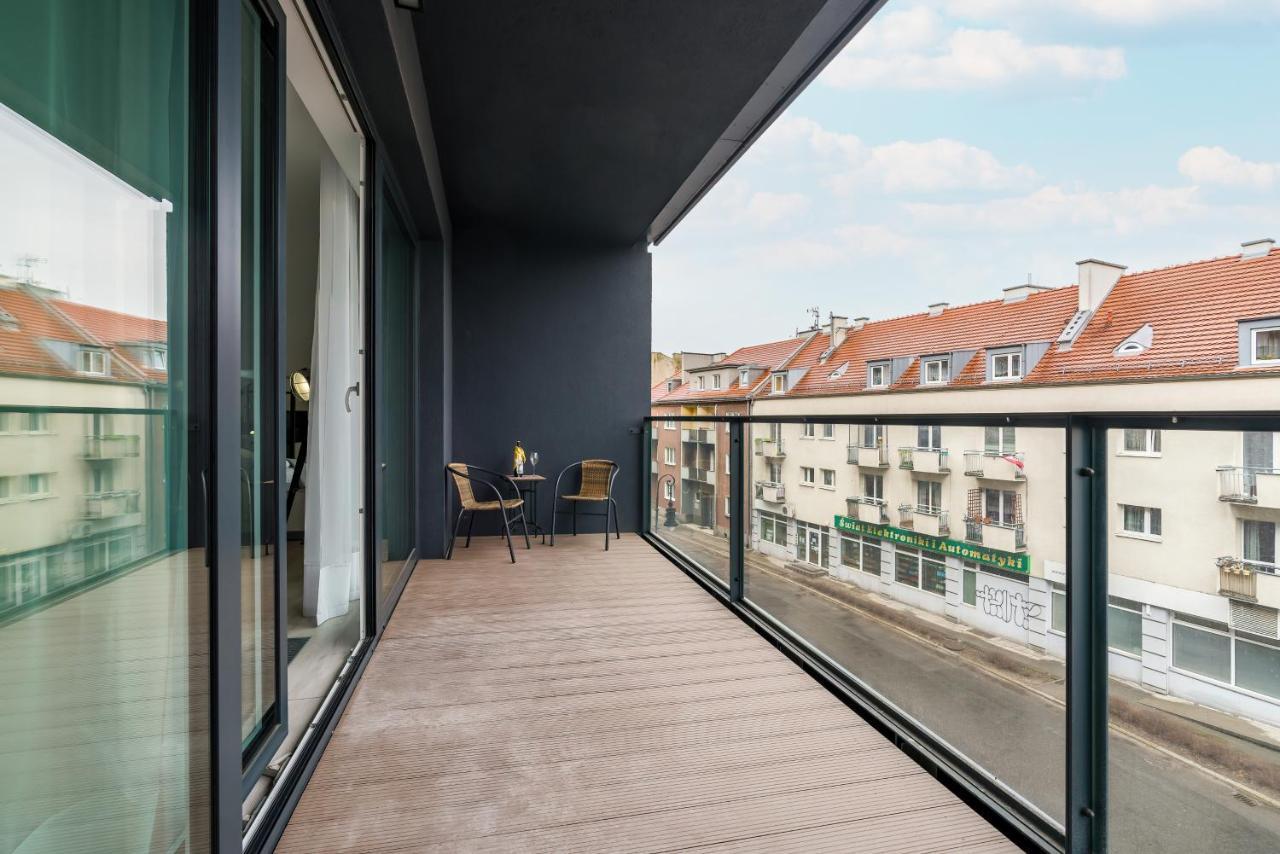 Apartments Poznan Chwaliszewo Residence With Free Garage By Noclegi Renters Екстер'єр фото