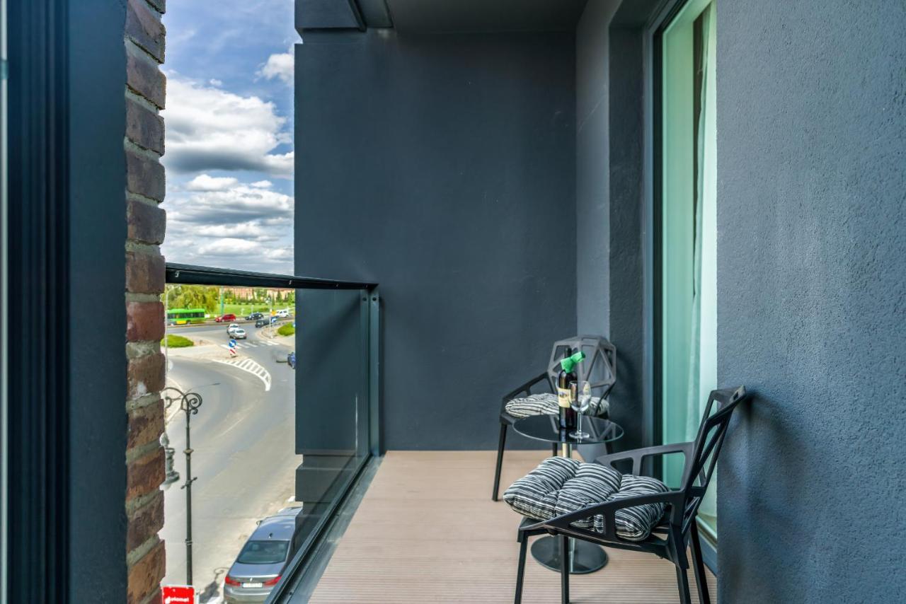 Apartments Poznan Chwaliszewo Residence With Free Garage By Noclegi Renters Екстер'єр фото