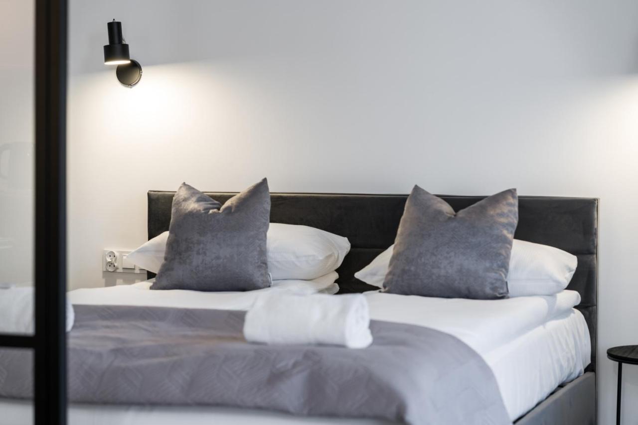 Apartments Poznan Chwaliszewo Residence With Free Garage By Noclegi Renters Екстер'єр фото