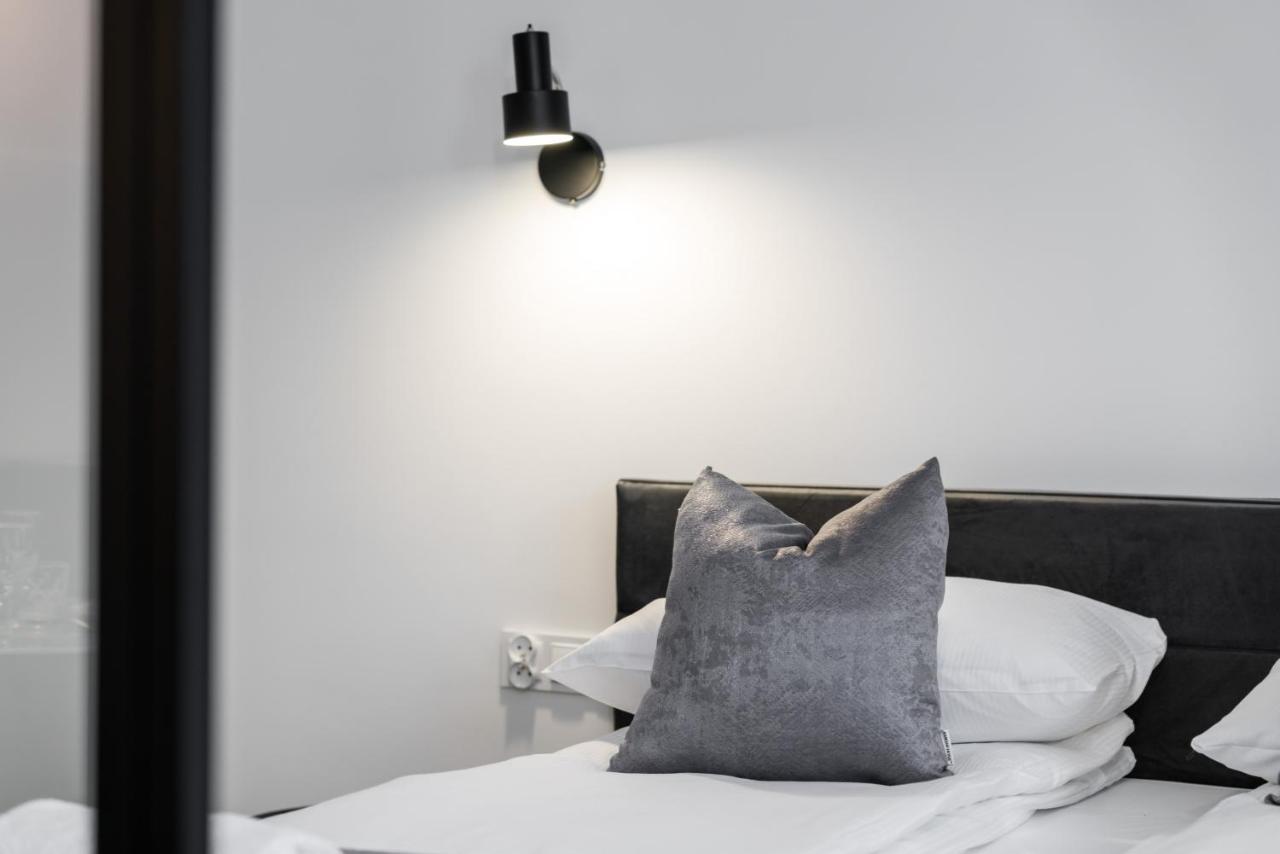 Apartments Poznan Chwaliszewo Residence With Free Garage By Noclegi Renters Екстер'єр фото