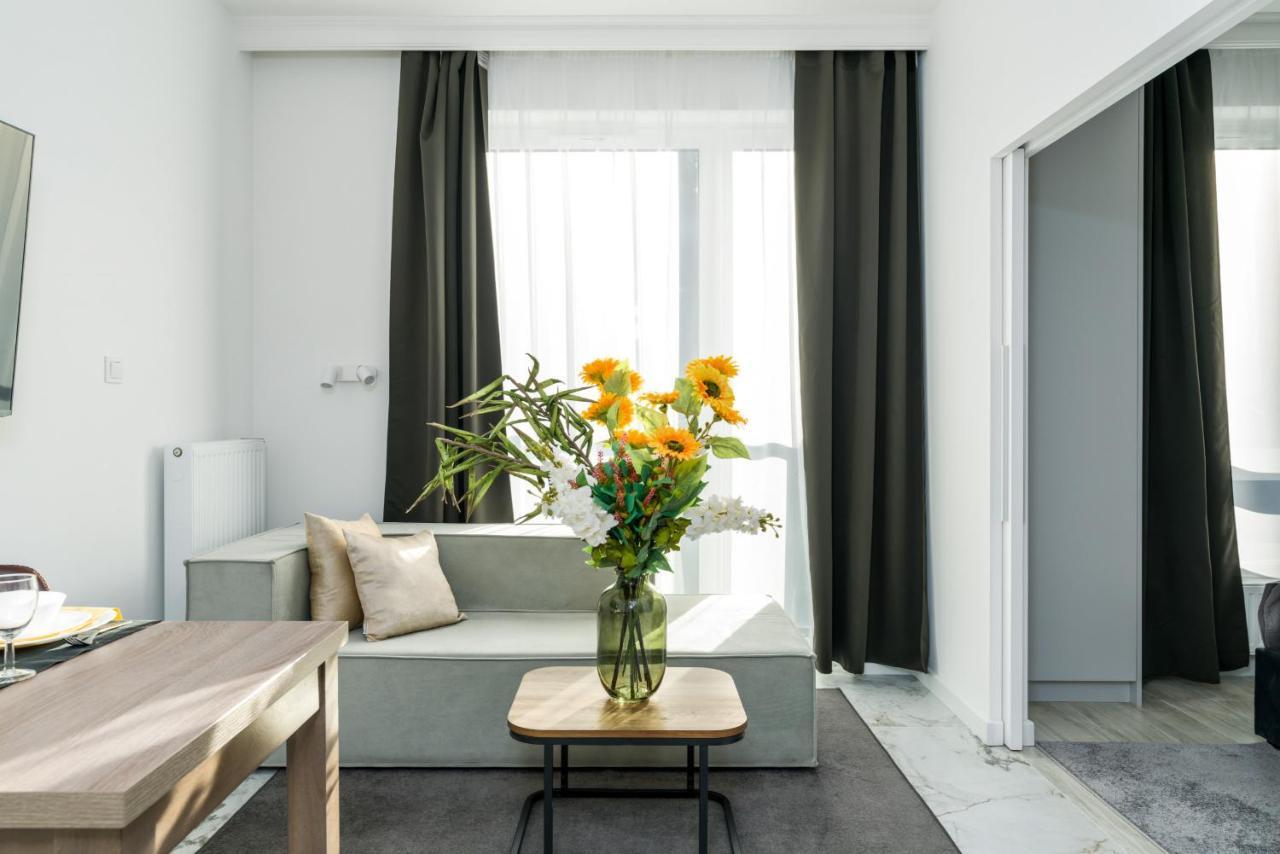 Apartments Poznan Chwaliszewo Residence With Free Garage By Noclegi Renters Екстер'єр фото