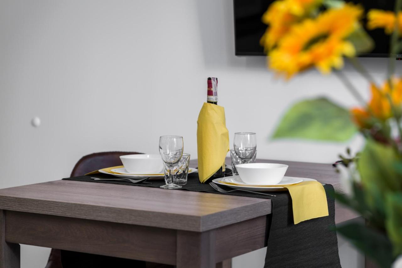 Apartments Poznan Chwaliszewo Residence With Free Garage By Noclegi Renters Екстер'єр фото