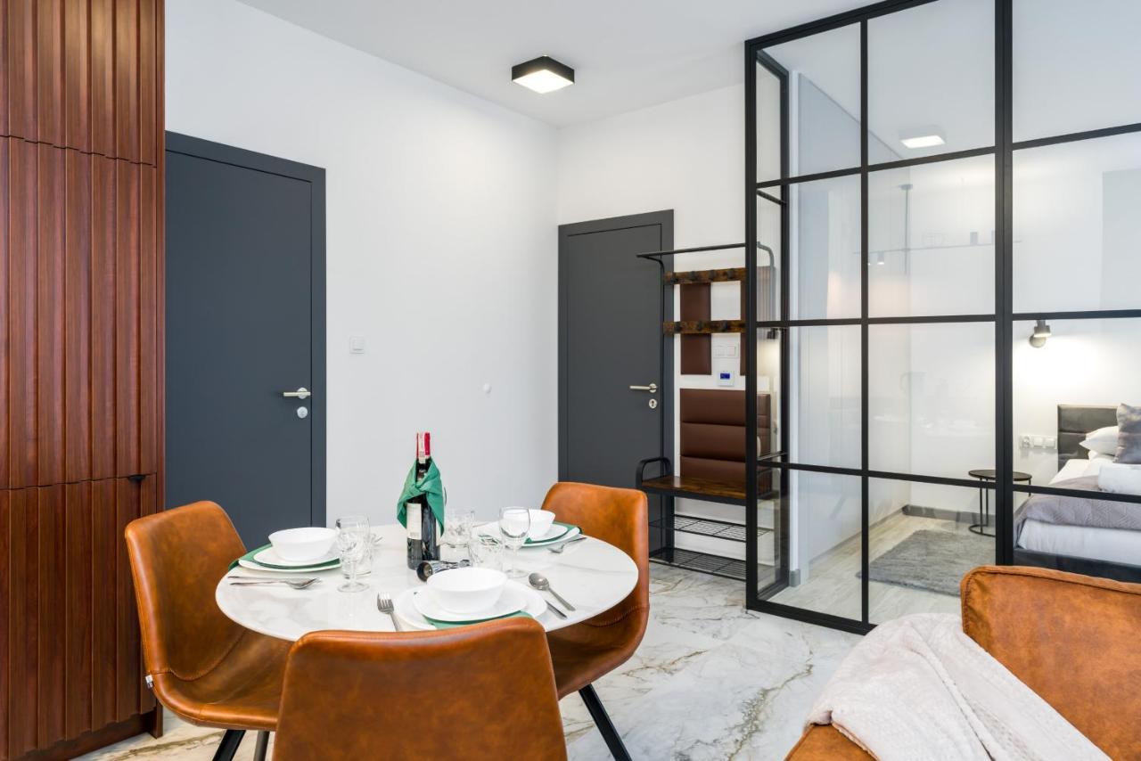 Apartments Poznan Chwaliszewo Residence With Free Garage By Noclegi Renters Екстер'єр фото