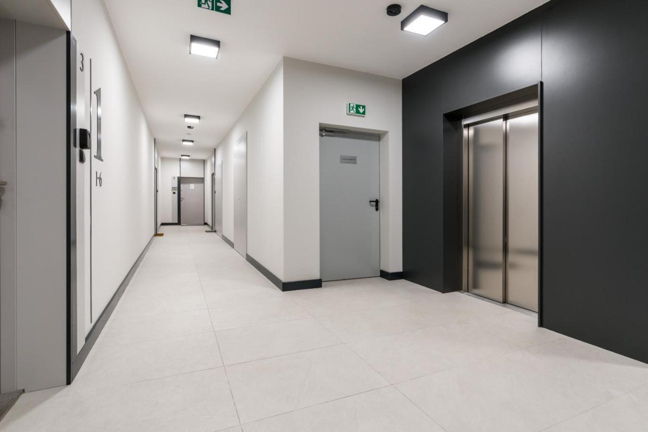 Apartments Poznan Chwaliszewo Residence With Free Garage By Noclegi Renters Екстер'єр фото